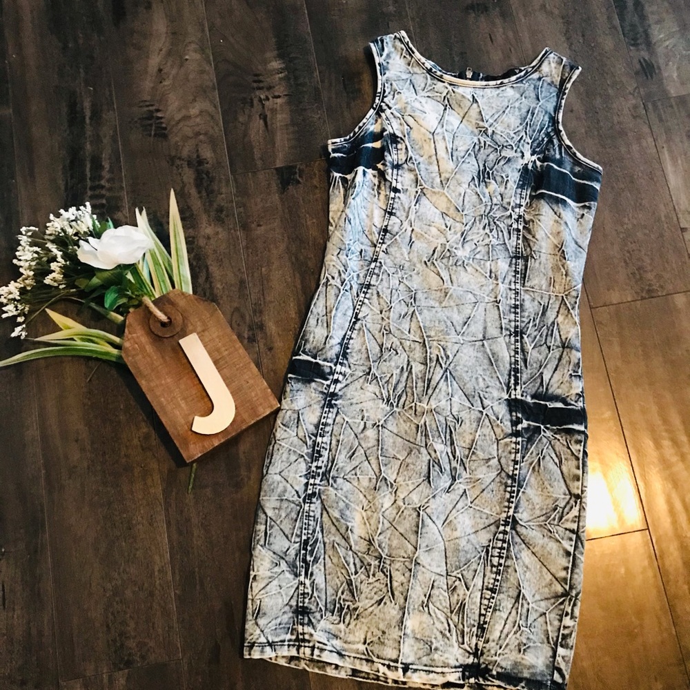Roma Premium Collection Mini Stonewashed Denim Dress w/zipper back Size Small